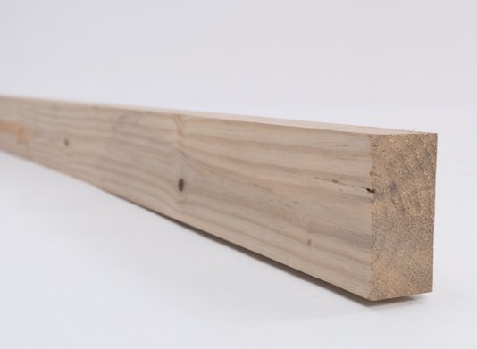 Caibro aplainado para pergolado (serve também para telhado ou móveis) de madeira Pinus tratado 6,5x13x290 centímetros