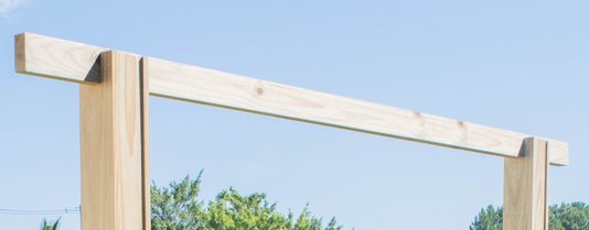 Caibro aplainado para pergolado (serve também para telhado ou móveis) de madeira Pinus tratado 4,5x9x290 centímetros