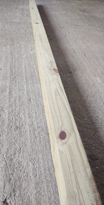 Coluna aplainada para pergolado (serve também para estruturas de madeira ou móveis) de Pinus tratado 8x8x290 centímetros
