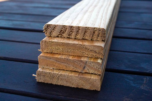KIT 5 peças deck de madeira Pinus tratado SEM nós 9x290 centímetros (Cobre 1,30 m²)
