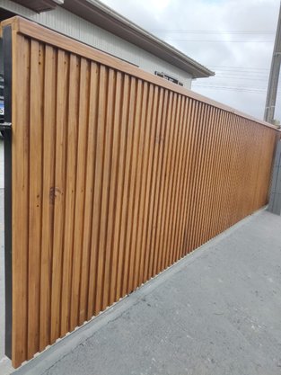 KIT 6 peças ripado de madeira Pinus tratado de encaixar 8,7x290 centímetros (Cobre 1,33 m²)
