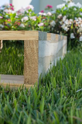 Palete para montagem de mobiliário ou jardim de madeira Pinus tratado 70x120 centímetros