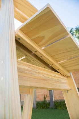 Prateleira tipo escada monta desmonta para jardim de Pinus tratado 1,76x1,0 metro