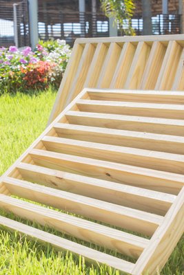 Módulo cobogó (elemento vazado) ripado de Pinus tratado 50x50 centímetros